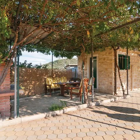 1 Bedroom Awesome In Postira