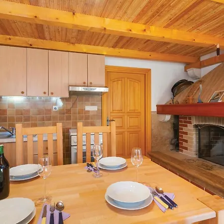 1 Bedroom Awesome In * Postira